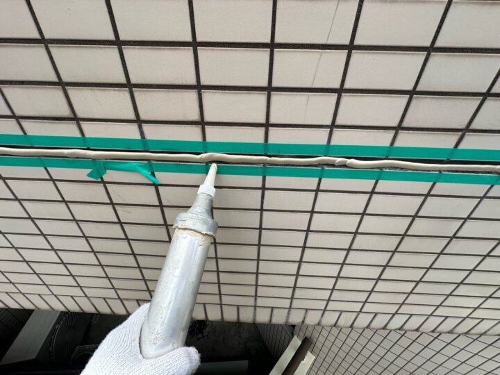 【充填】板間目地コーキング