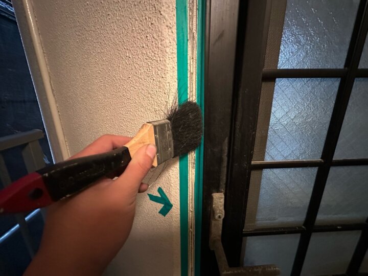 【撤去後清掃】建具廻りコーキング