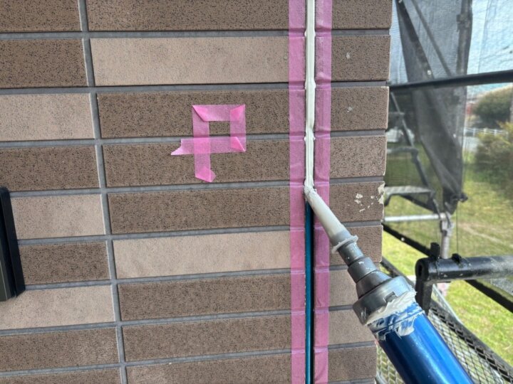 【充填】板間目地コーキング