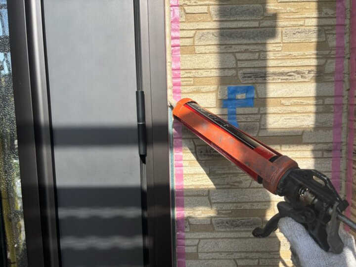 【充填】建具廻りコーキング