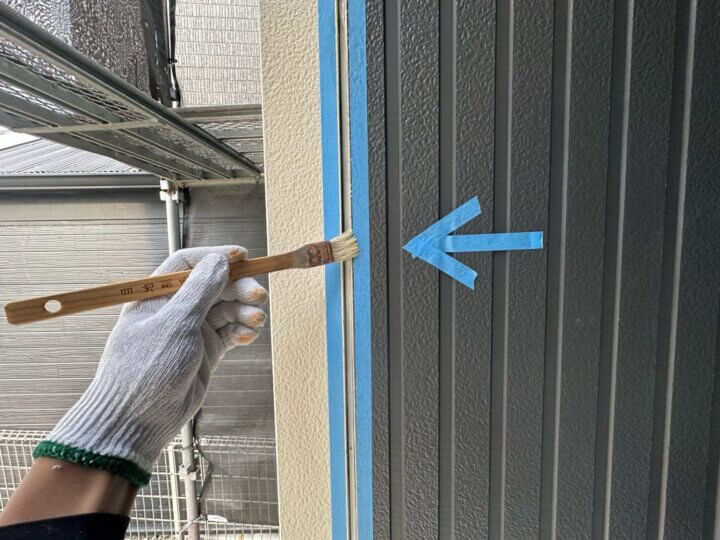 【プライマー塗布】板間目地コーキング