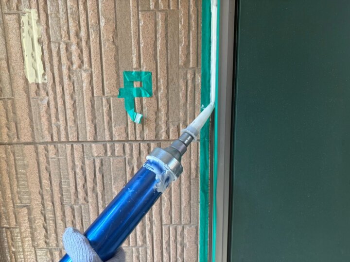 【充填】建具廻りコーキング