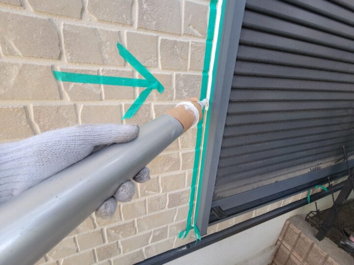 【充填】建具廻りコーキング