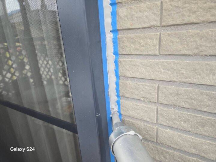 【充填】建具廻りコーキング