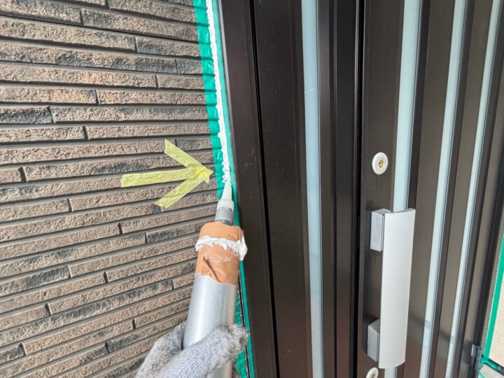 【充填】建具廻りコーキング