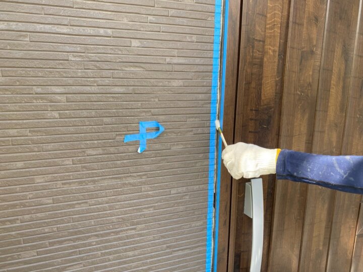 【プライマー塗布】建具廻りコーキング