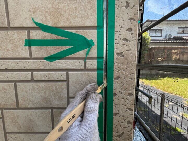 【プライマー塗布】板間目地コーキング