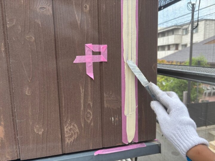 【へら均し】板間目地コーキング