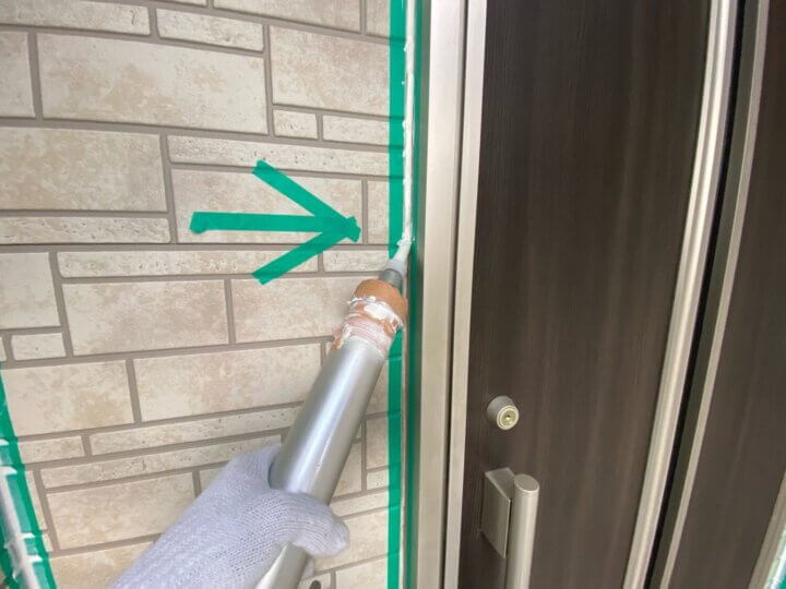 【充填】建具廻りコーキング