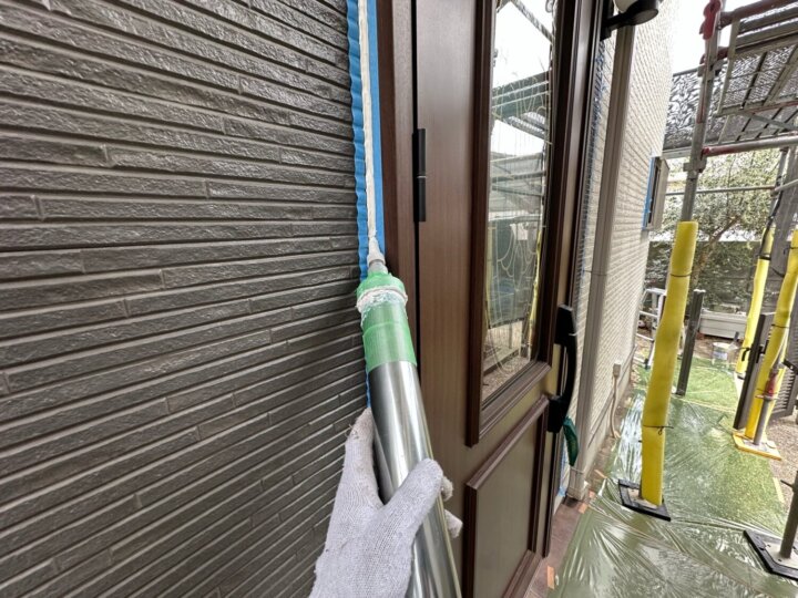 【充填】建具廻りコーキング
