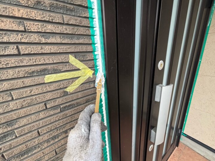 【へら均し】建具廻りコーキング