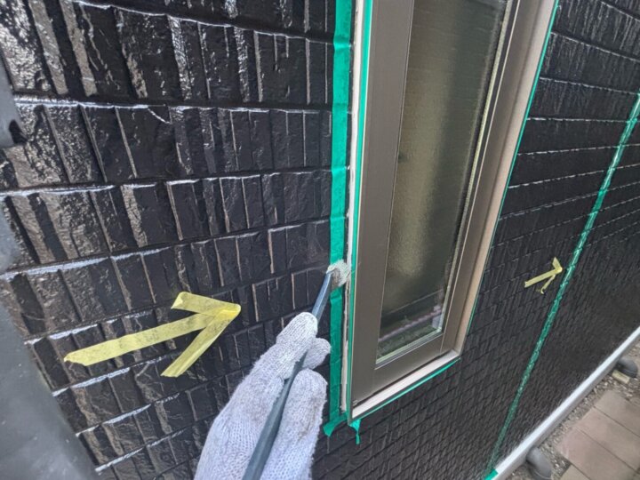 【プライマー塗布】建具廻りコーキング