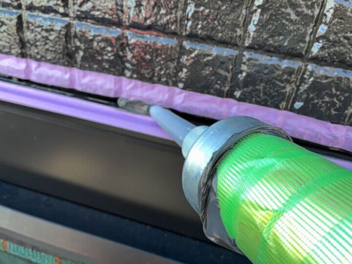 【充填】建具廻りコーキング