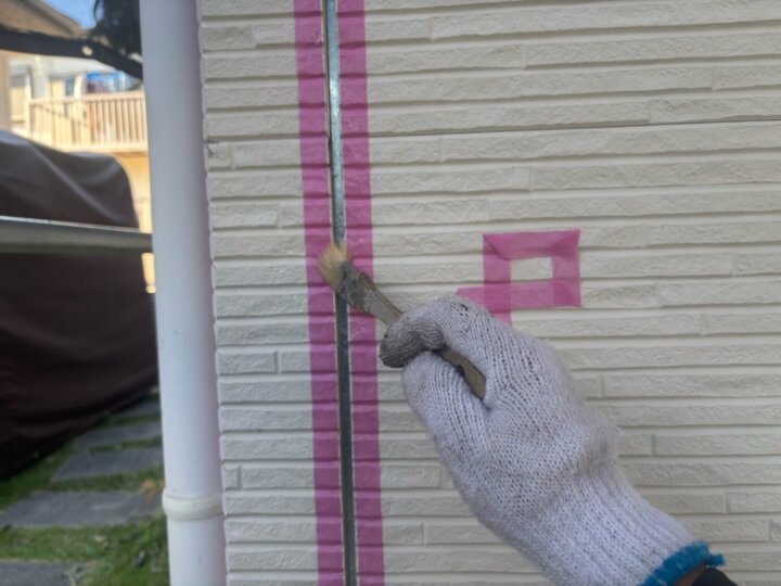 【プライマー塗布】板間目地コーキング