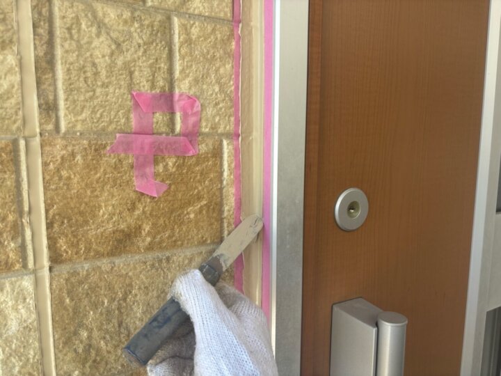 【へら均し】建具廻りコーキング