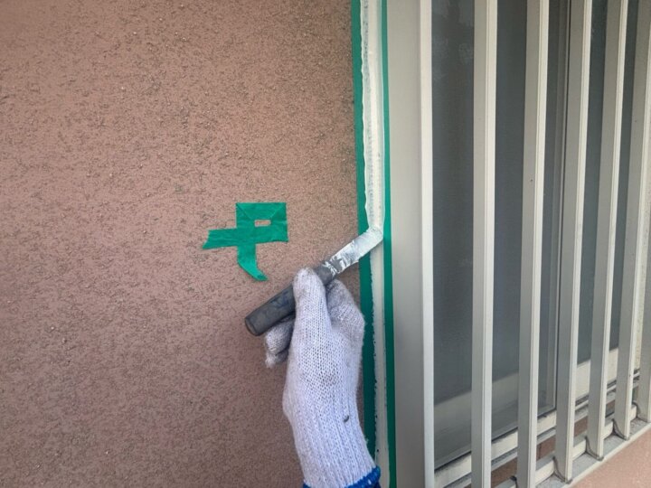 【へら均し】建具廻りコーキング