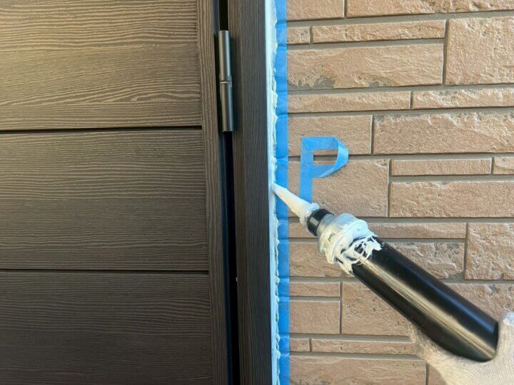 【充填】建具廻りコーキング