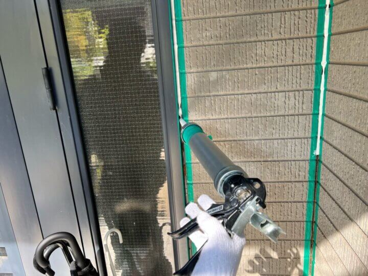 【充填】建具廻りコーキング