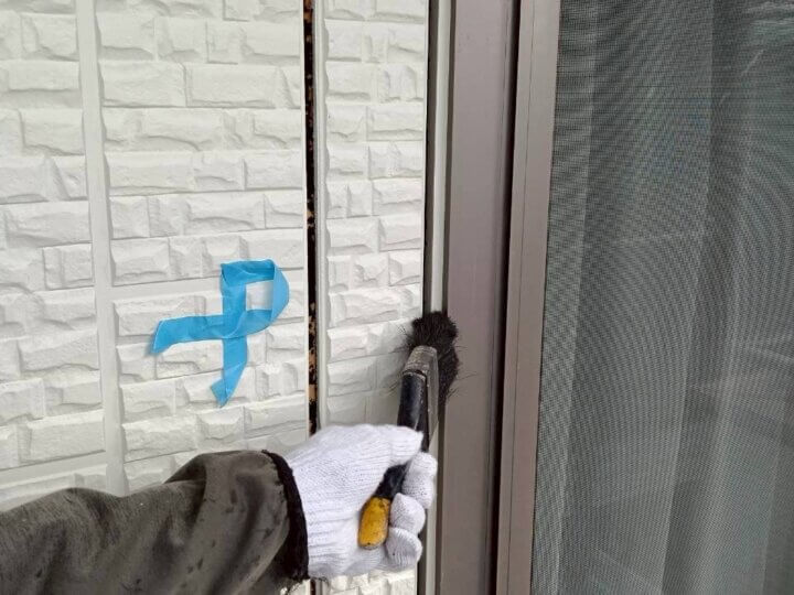 【撤去後清掃】建具廻りコーキング