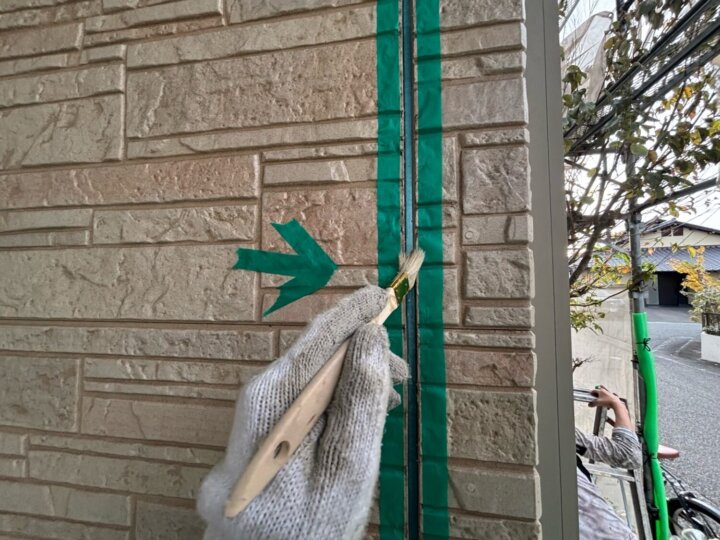【プライマー塗布】板間目地コーキング