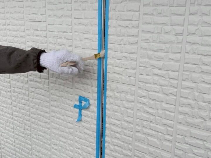 【プライマー塗布】板間目地コーキング