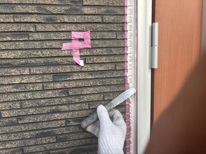 【へら均し】建具廻りコーキング