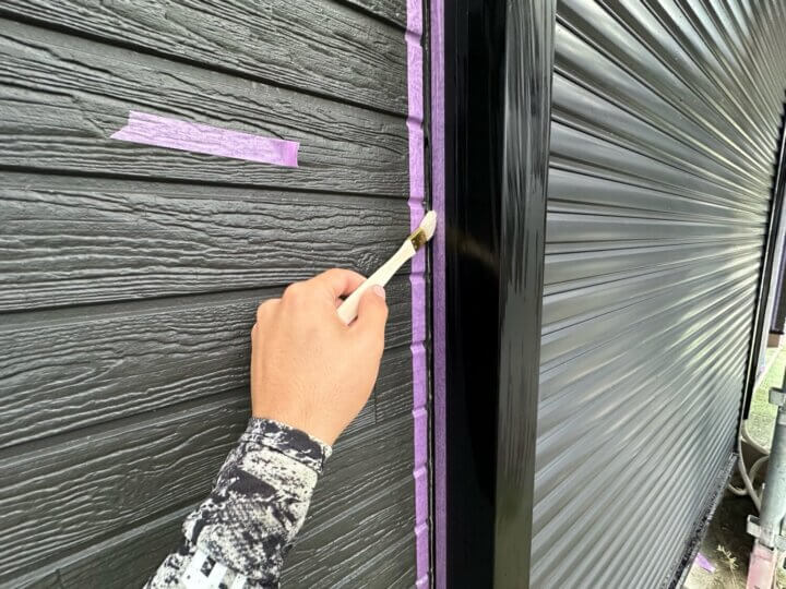 【プライマー塗布】建具廻りコーキング