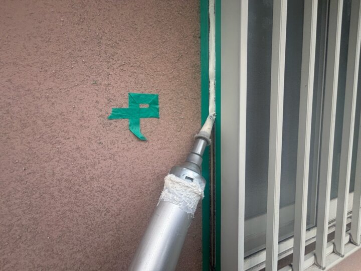 【充填】建具廻りコーキング