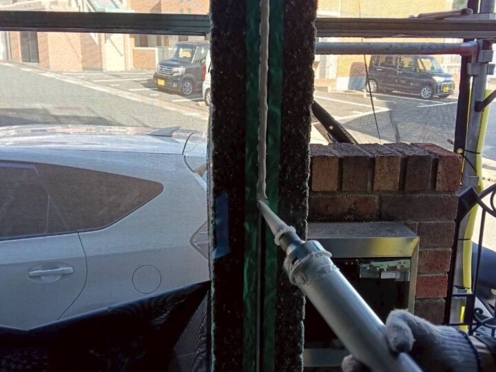 【充填】板間目地コーキング