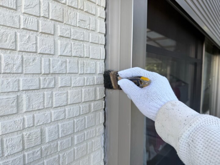 【撤去後清掃】建具廻りコーキング