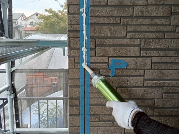 【充填】板間目地コーキング