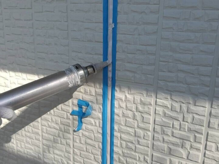 【充填】板間目地コーキング