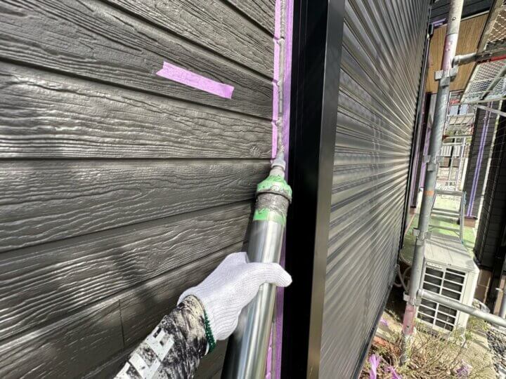 【充填】建具廻りコーキング