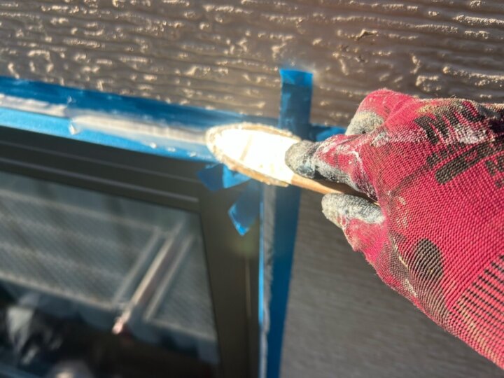 【へら均し】建具廻りコーキング