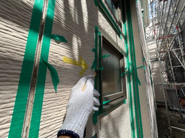 【プライマー塗布】建具廻りコーキング