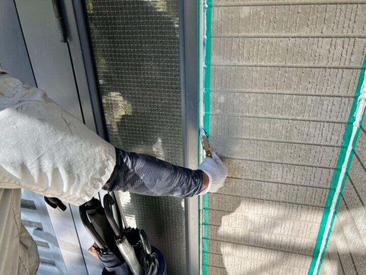 【へら均し】建具廻りコーキング