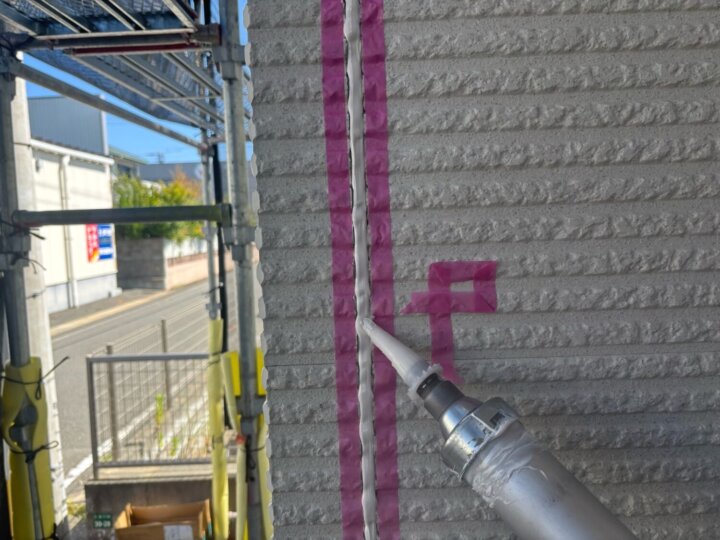 【充填】板間目地コーキング