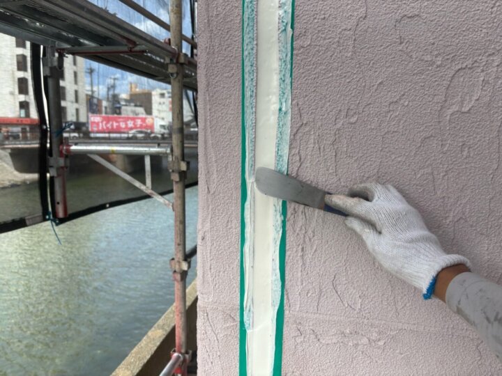【へら均し】板間目地コーキング