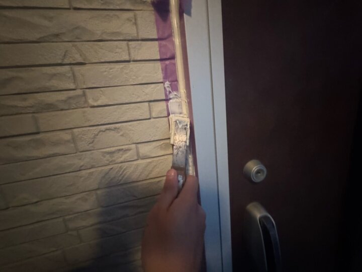 【へら均し】建具廻りコーキング