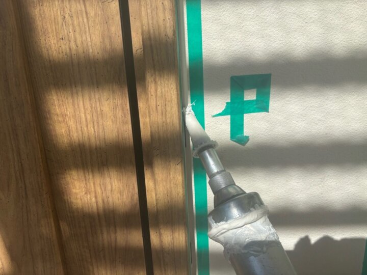 【充填】建具廻りコーキング