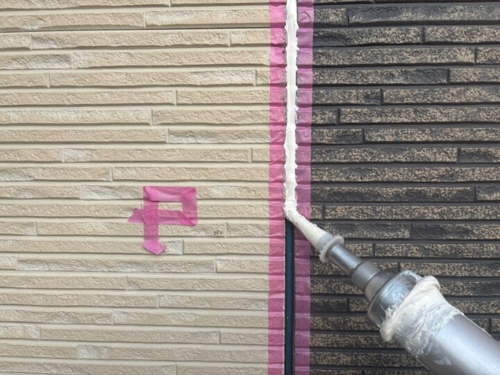 【充填】板間目地コーキング