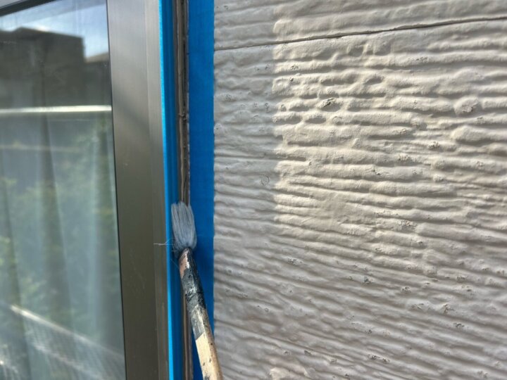 【プライマー塗布】建具廻りコーキング