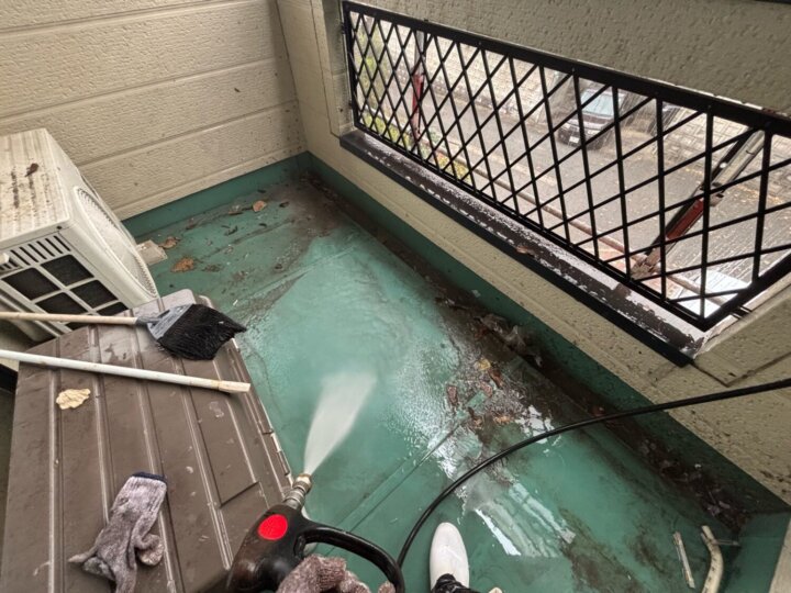 【高圧洗浄】ベランダ