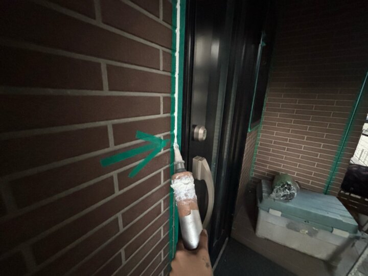 【充填】建具廻りコーキング