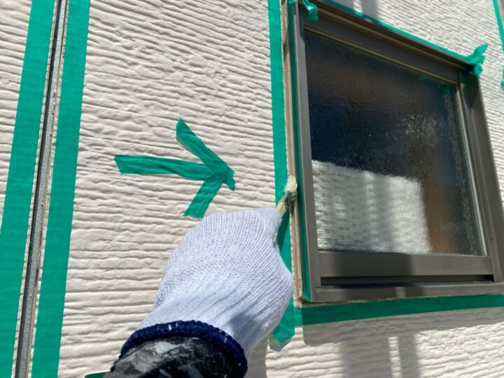 【プライマー塗布】建具廻りコーキング