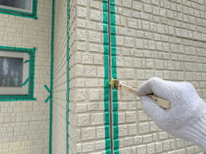 【プライマー塗布】板間目地コーキング