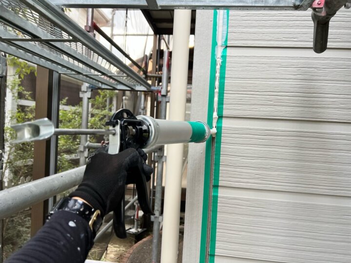 【充填】板間目地コーキング