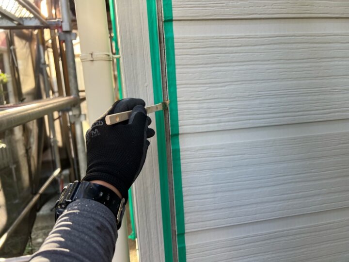 【プライマー塗布】板間目地コーキング