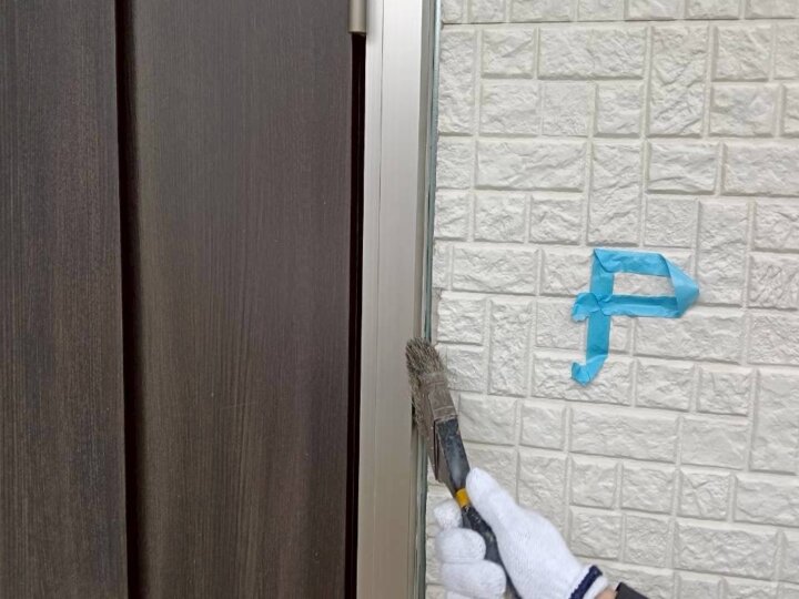 【撤去後清掃】建具廻りコーキング