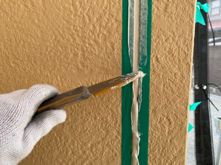 【へら均し】板間目地コーキング